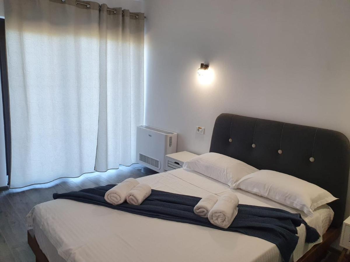 Hill House Hotell Drobeta Turnu Severin Exteriör bild